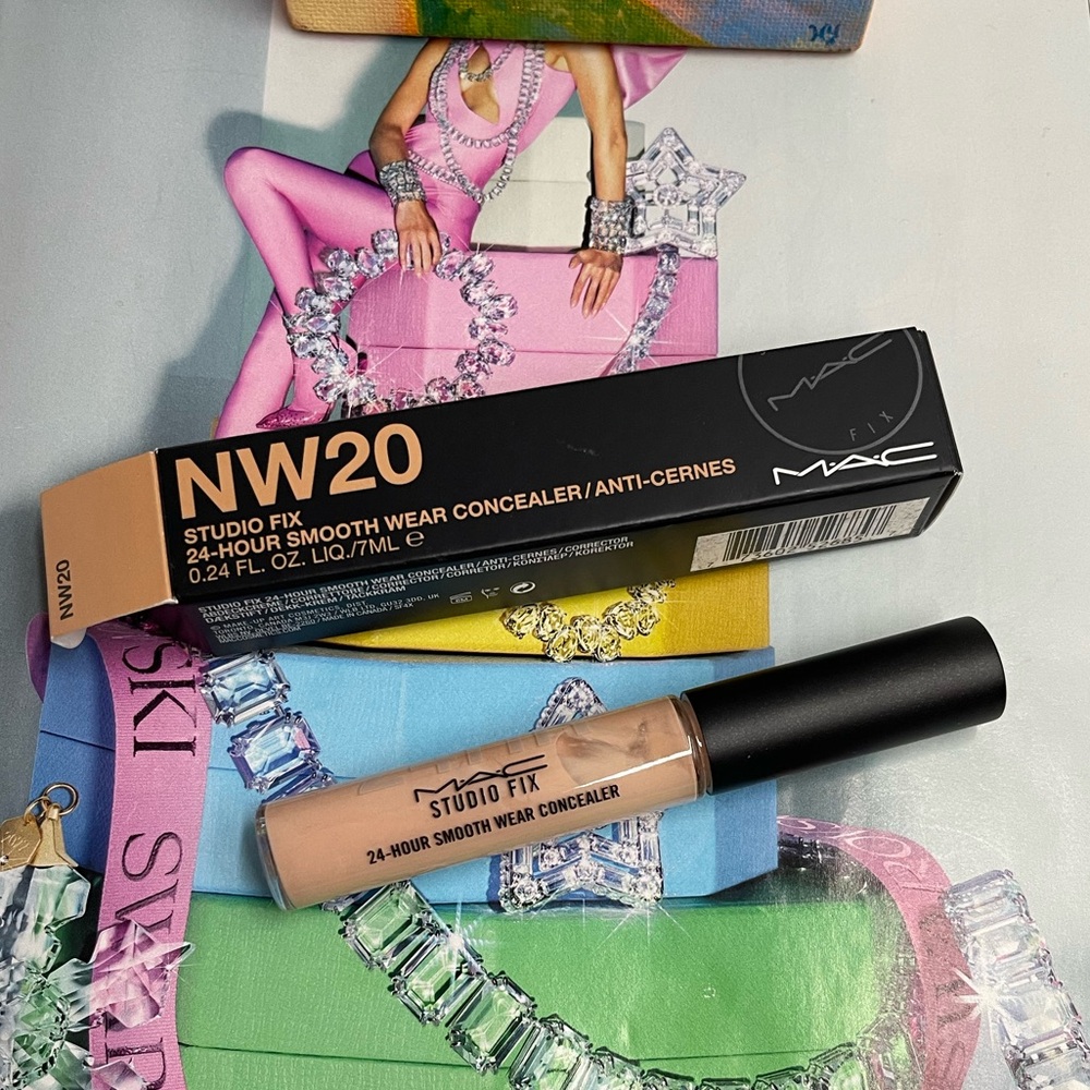 NIB MAC STUDIO FIX 24-HOUR SMOOTH WEAR CONCEALER
